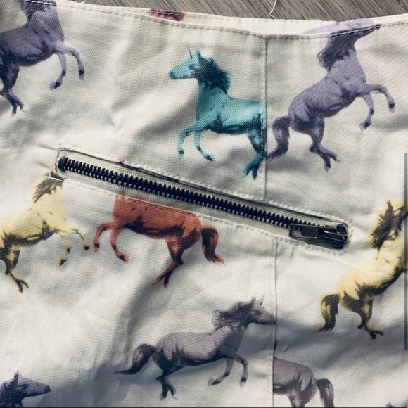Divided mini horses skirt. - Picture 4 of 7